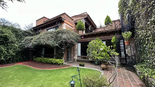 Casa en venta en FUENTE DE LA LUNA, Fuentes del Pedregal, Tlalpan, Ciudad de México