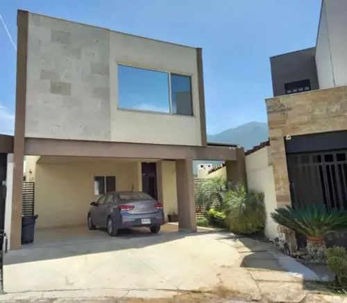 Casa en venta en Cercanía de Moretta, Moretta, Monterrey, Nuevo León