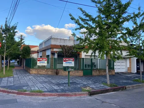 Casa en venta en Arrecifes 1100, Castelar, Moron, GBA Oeste, Provincia de Buenos Aires