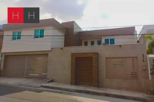 Casa en venta en Cumbres 3 Sector, Las Cumbres, Monterrey, Nuevo León
