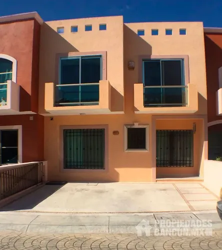 Casa en venta en Cercanía de Las Torres, Cancún, Benito Juárez, Quintana Roo