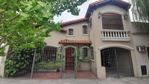 Casa en venta en Uruguay 900, Haedo, Moron, GBA Oeste, Provincia de Buenos Aires