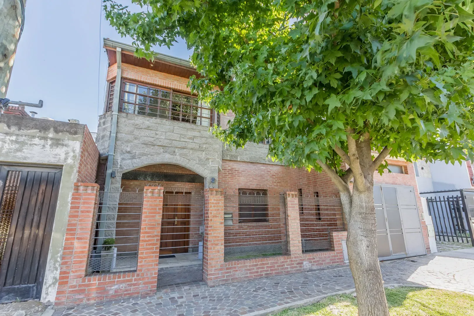 Chile 700 Casa en Venta en Villa Luzuriaga