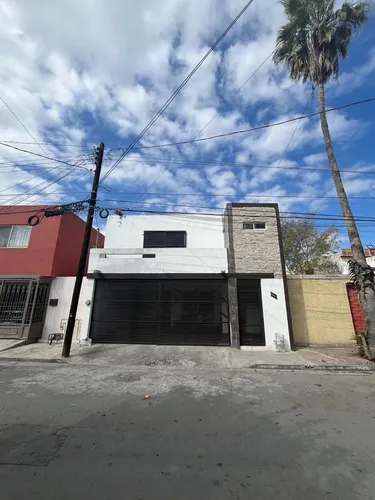 Casa en venta en Cercanía de Bernardo Reyes, Bernardo Reyes, Monterrey, Nuevo León