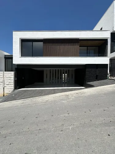Casa en venta en Cercanía de El Uro, El Uro, Monterrey, Nuevo León