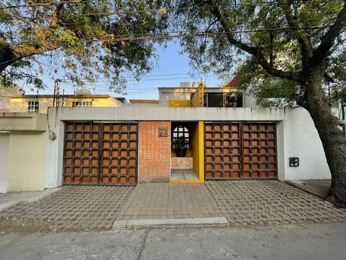 Casa en venta en Colorines, Naucalpan de Juárez, Estado de México