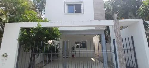 Cercanía de Supermanzana 57, Casa en Venta en Cancún