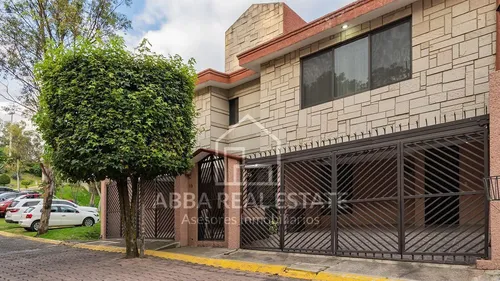 Casa en venta en Villa de los Rosales, Paseos del Bosque, Naucalpan de Juárez, Estado de México