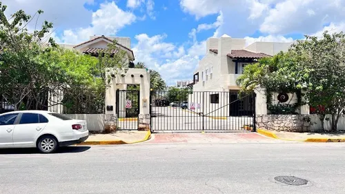 Casa en venta en Av Flor de Ciruelo, Quintana Roo