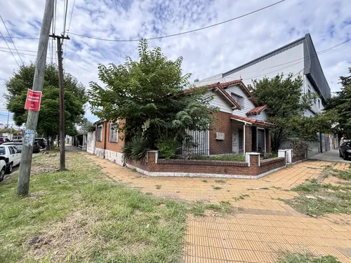 Casa en venta en La Roche 1000, Moron, GBA Oeste, Provincia de Buenos Aires
