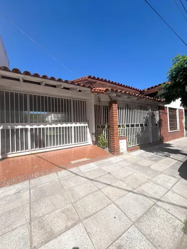 Casa en venta en Cazadores 200, Haedo, Moron, GBA Oeste, Provincia de Buenos Aires
