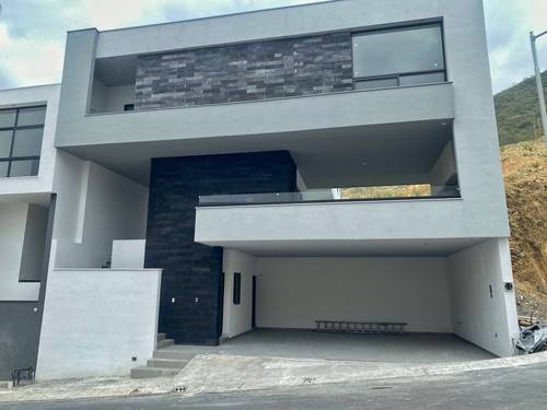 Casa en venta en Castaños del Vergel, Monterrey, Nuevo León