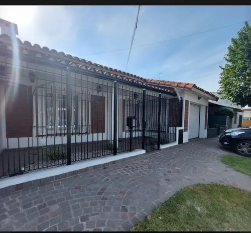 Casa en venta en ESPAÑA 600, Castelar, Moron, GBA Oeste, Provincia de Buenos Aires