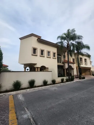 Casa en venta en Cercanía de Residencial las Colinas, Residencial las Colinas, Monterrey, Nuevo León