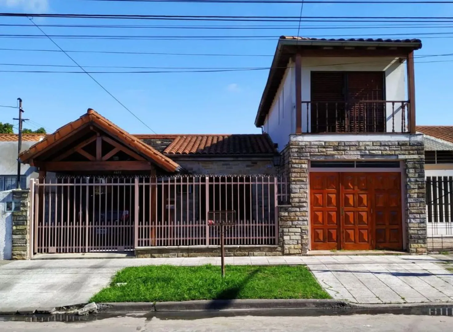 Cayetano Valdez 3500 Casa en Venta en Villa Santos Tesei