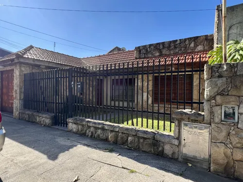 Casa en venta en Amato 2100, Haedo, Moron, GBA Oeste, Provincia de Buenos Aires