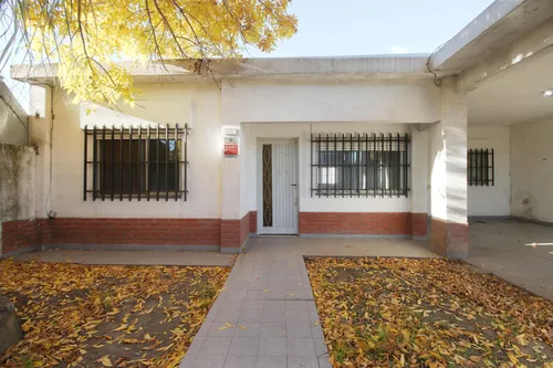 Casa en venta en Juan Garcia 800, Villa Gobernador Udaondo, Ituzaingó, GBA Oeste, Provincia de Buenos Aires