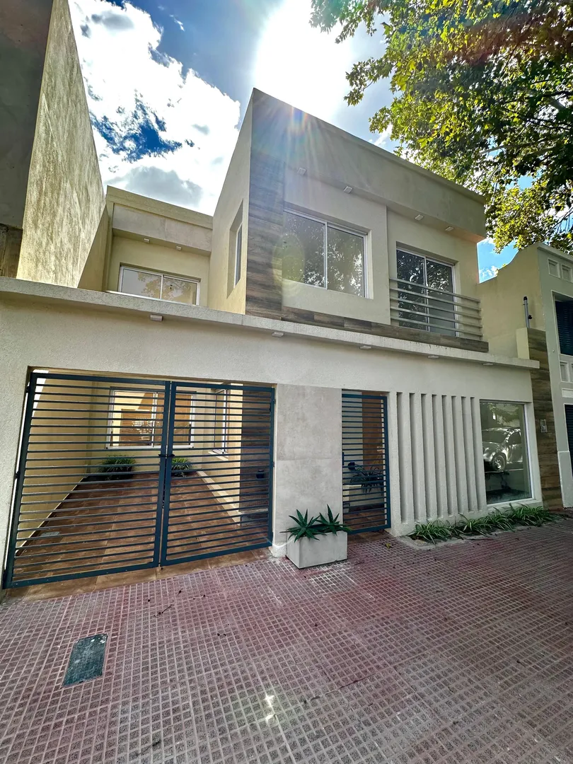 Viamonte 400 Casa en Venta en Ramos Mejia