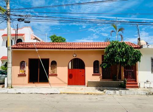 Casa en venta en Av. 40 Norte entre Calle 14 Nte. y 14 Norte Bis, Playa del Carmen, Solidaridad, Quintana Roo
