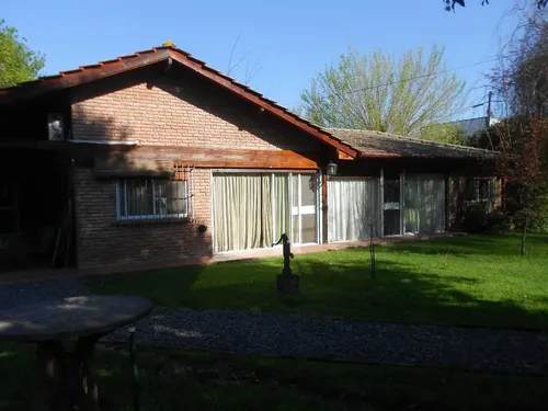 Casa en venta en CASA EN INMEJORABLE UBICACIÓN - A 1 cdra de Av. Mendoza, Escobar, GBA Norte, Provincia de Buenos Aires