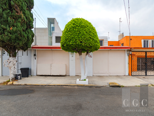 Casa en venta en Santa Cecilia, Coyoacán, Ciudad de México