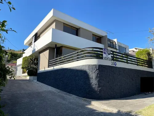 54 Casas en venta en Ciudad Satélite, Naucalpan de Juárez, Estado de México  | Mudafy