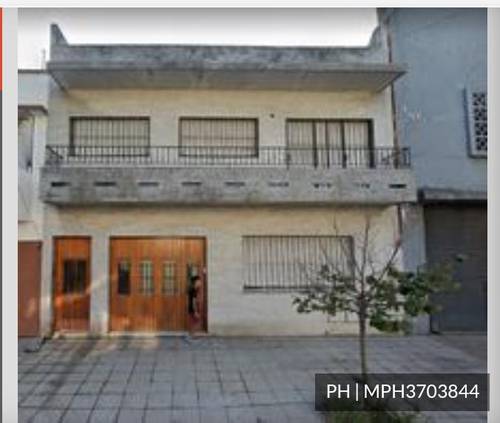 Casa en venta en Santiago de la Carrera al 300, Floresta, CABA