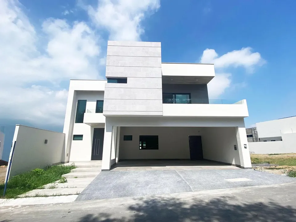 Casa en venta en CASA EN VENTA FRACCIONAMIENTO SIENNA ZONA CARRETERA  NACIONAL MONTERREY, El Uro