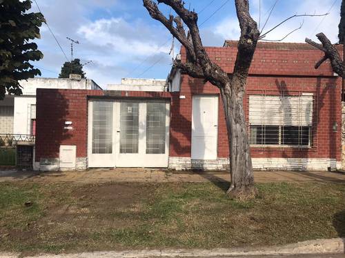 Casa en venta en Entre Ríos  al 300, San Antonio de Padua, Merlo, GBA Oeste, Provincia de Buenos Aires