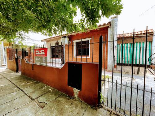 Casa en venta en La razon al 200, San Antonio de Padua, Merlo, GBA Oeste, Provincia de Buenos Aires