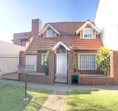 Casa en venta en Dante al 1700, Hurlingham, GBA Oeste, Provincia de Buenos Aires