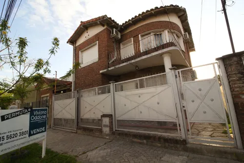 Casa en venta en Revoredo al 700, Castelar, Moron, GBA Oeste, Provincia de Buenos Aires