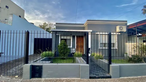 Casa en venta en repRepubica del El Salvador al 400, Ituzaingó, GBA Oeste, Provincia de Buenos Aires