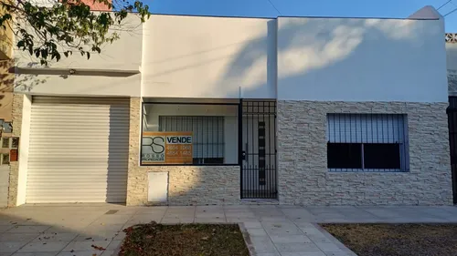 Casa en venta en Carlos Pellegrini al 800, Ramos Mejia, La Matanza, GBA Oeste, Provincia de Buenos Aires