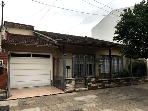 Casa en venta en Casullo al 600, Moron, GBA Oeste, Provincia de Buenos Aires