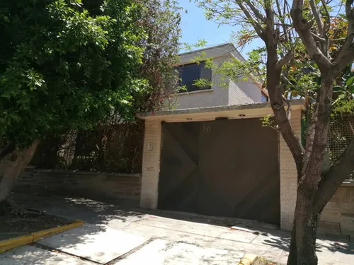 Casa en venta en Circuito Historiadores, Ciudad Satélite, Naucalpan de Juárez, Estado de México