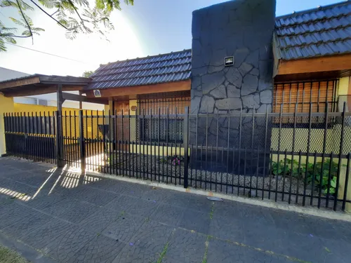 Casa en venta en Arenales al 900, Moron, GBA Oeste, Provincia de Buenos Aires