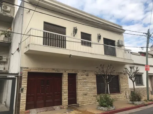 Casa en venta en Pasaje Pisano al 400, Moron, GBA Oeste, Provincia de Buenos Aires