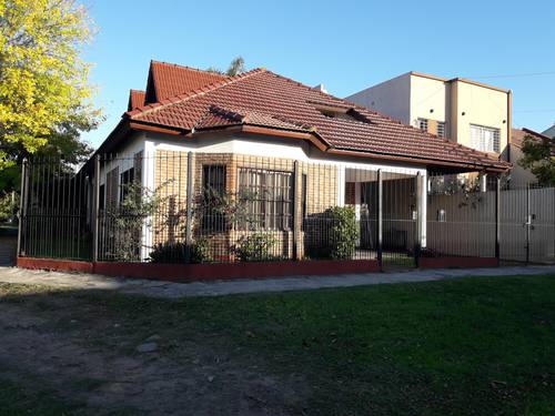Casa en venta en Ituzaingó, GBA Oeste, Provincia de Buenos Aires