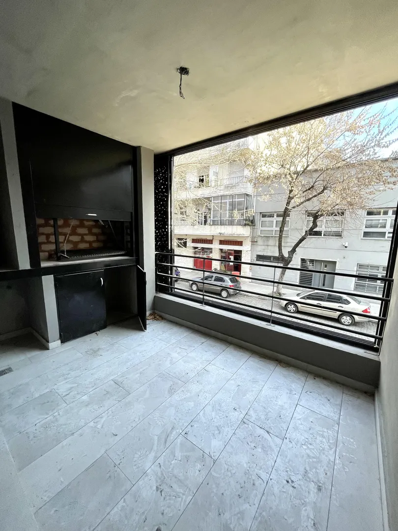 Ituzaingó al 600 - 2 ambientes con balcón terraza Departamento en Venta en Barracas