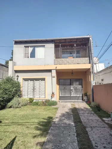 Casa en venta en Valle al 700, Moron, GBA Oeste, Provincia de Buenos Aires