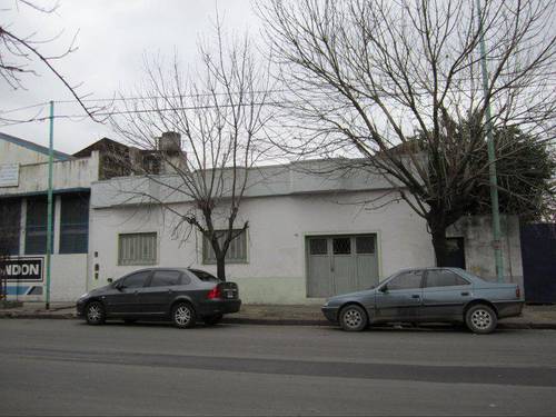 Casa en venta en Olavarria y Velez Sarsfield, Barracas, CABA