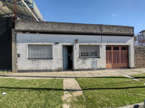 Casa en venta en MANUEL FLUGUERTO al 1100, El Palomar, Moron, GBA Oeste, Provincia de Buenos Aires