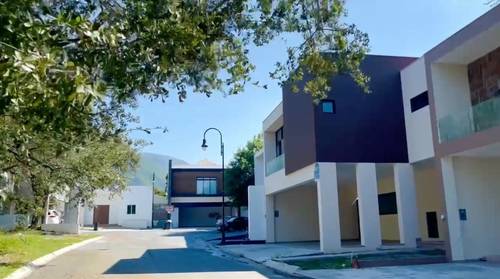 Casa en venta en Iris, La Joya Privada Residencial, Monterrey, Nuevo León