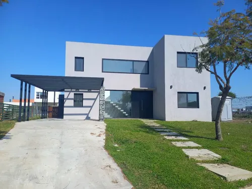 Casa en venta en Venta | Hermosa casa en Puertos del Lago Vistas | Bayugar Negocios Inmobiliarios, Puertos del Lago, Escobar, GBA Norte, Provincia de Buenos Aires