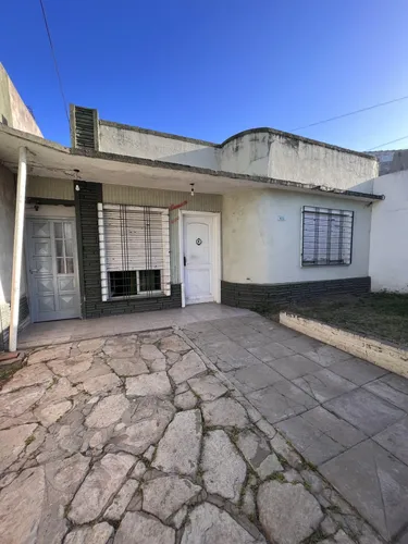 Casa en venta en Paraguay N° al 1000, Villa Sarmiento, Moron, GBA Oeste, Provincia de Buenos Aires