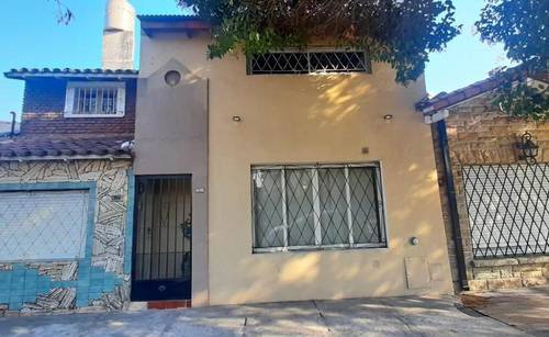 Casa en venta en Buenos Aires 700, Castelar, Moron, GBA Oeste, Provincia de Buenos Aires