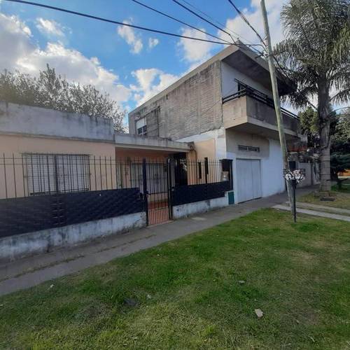 Casa en venta en Alcorta 800, Castelar, Moron, GBA Oeste, Provincia de Buenos Aires