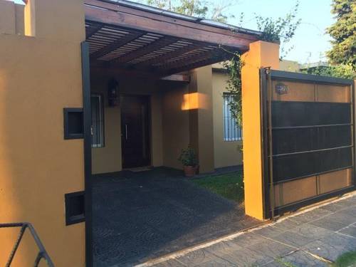 Casa en venta en Salcedo 3300, Castelar, Moron, GBA Oeste, Provincia de Buenos Aires