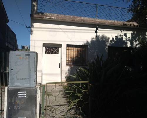 Casa en venta en Tebicuary, Castelar, Moron, GBA Oeste, Provincia de Buenos Aires